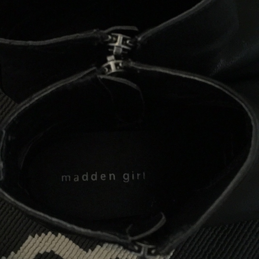 Booties - Picture 4 of 5